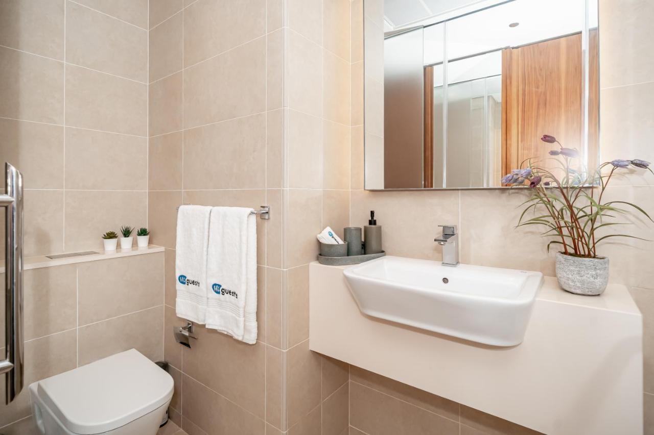 Higuests - Unique Studio With Stunning Panoramic Marina Views Дубай Екстериор снимка
